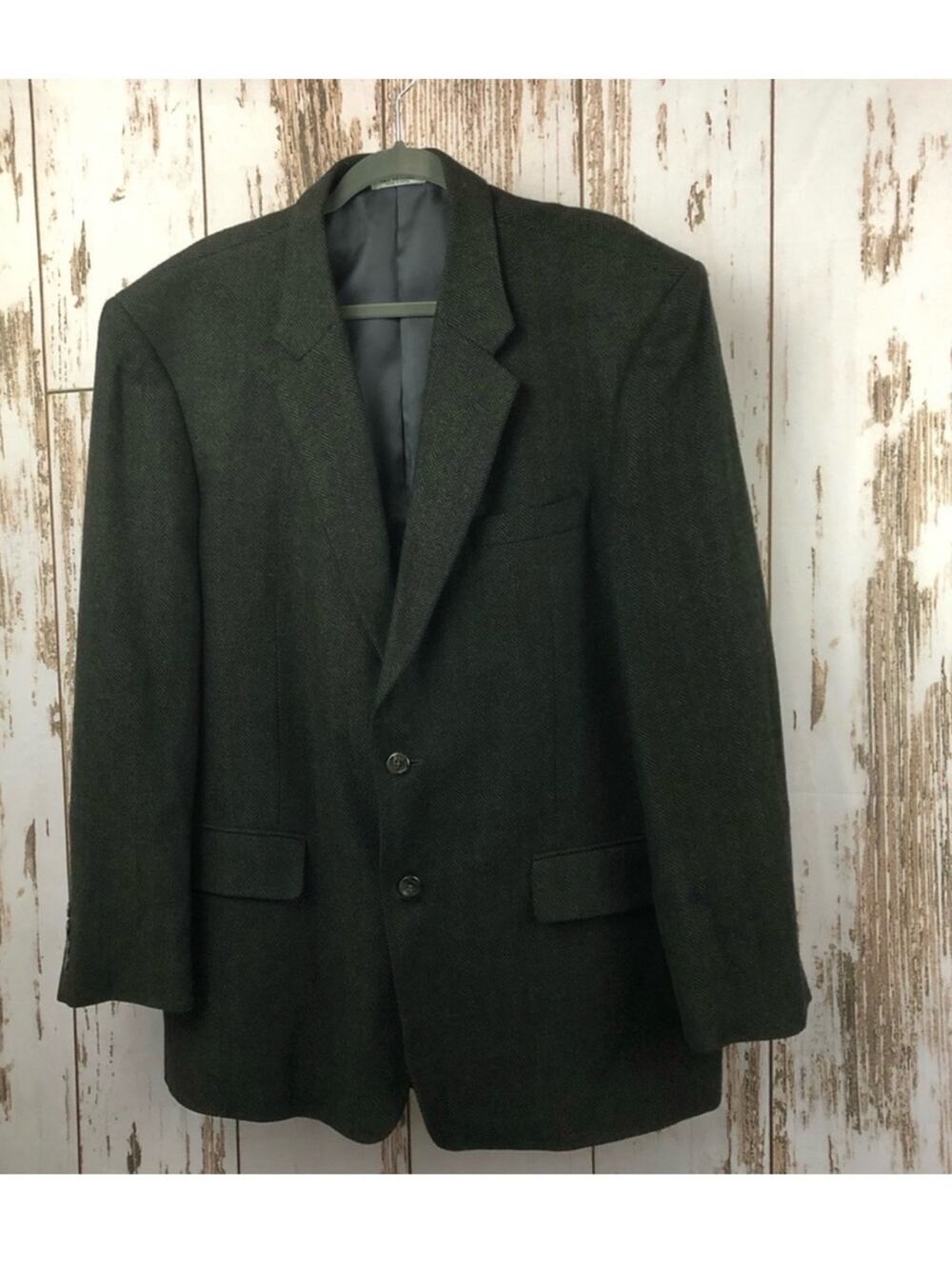 Max Mitchel Suit Jacket. Size 44L. In excellent condition!